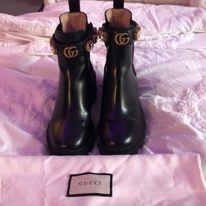 Excellent Condition Gucci Boots size 5us/35eu. Box missing but have dust bags.